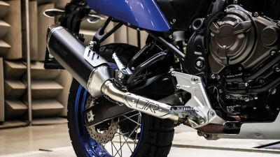 BLACK HAWK Slip On (Sport Schalldämpfer) mit Verbindungsrohr, Edelstahl schwarz, inkl. CH Genehmigung